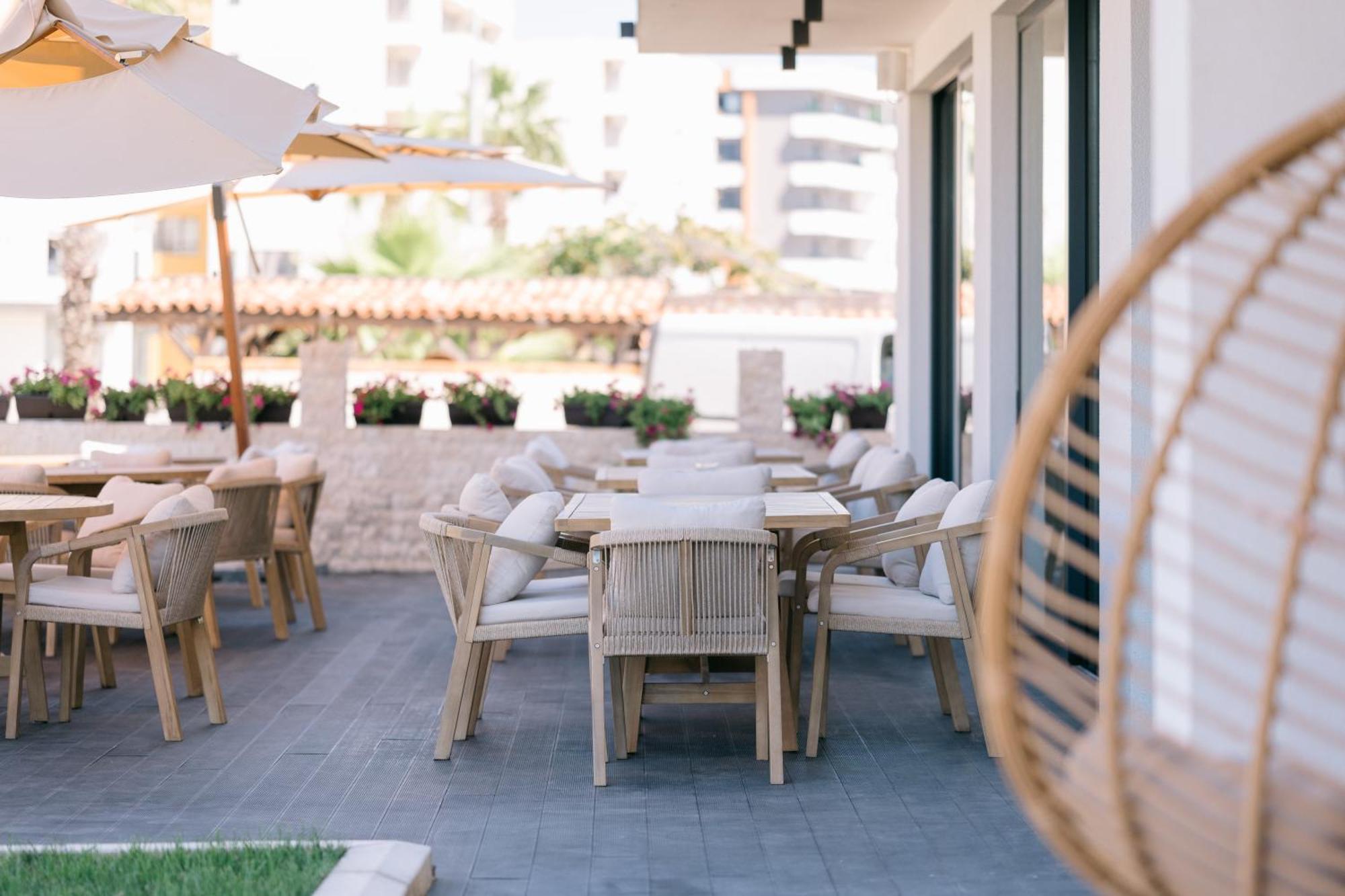 Hotel Teuta Ulcinj Bagian luar foto