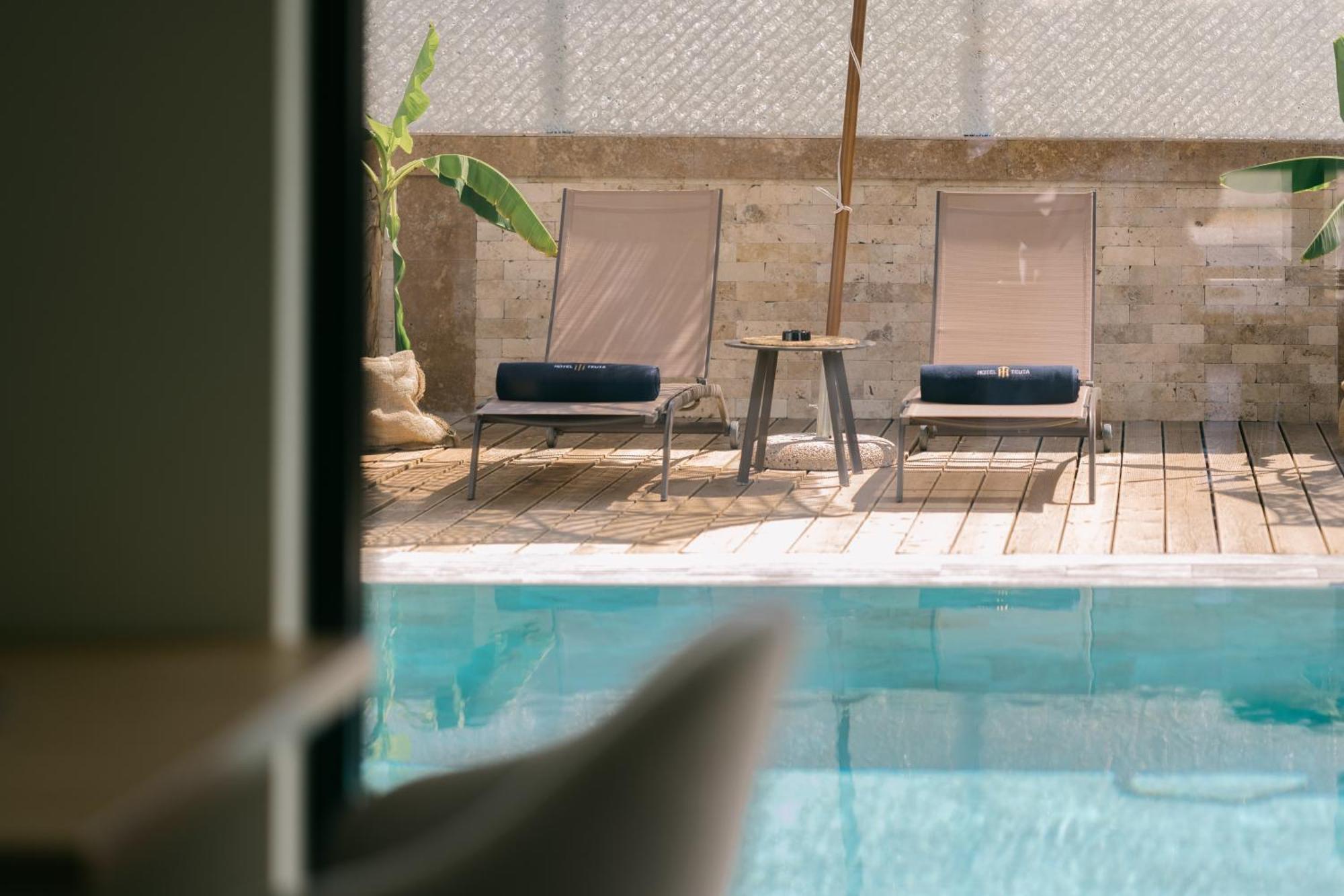 Hotel Teuta Ulcinj Bagian luar foto