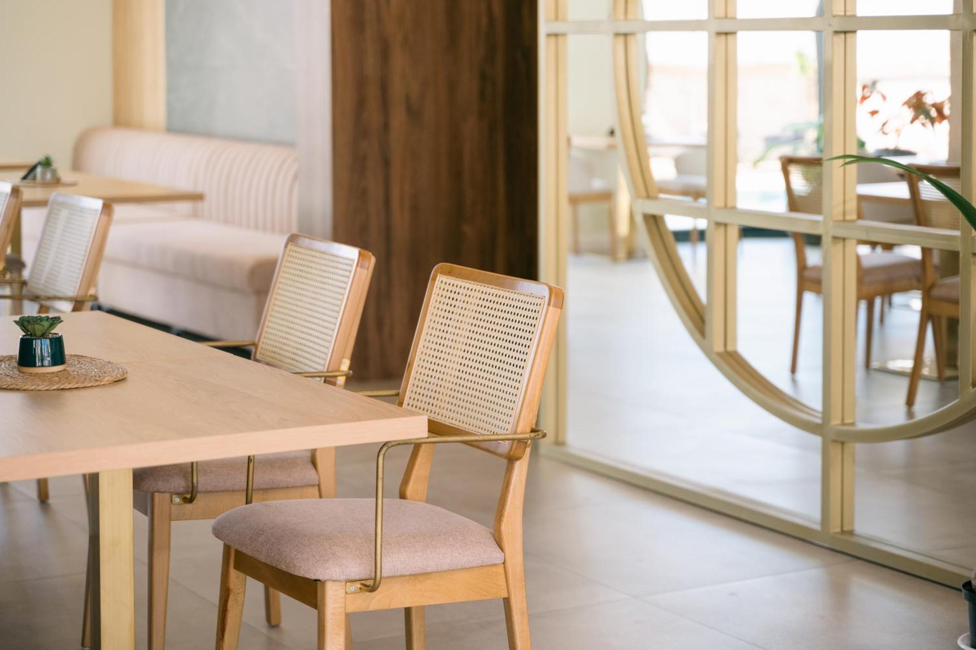 Hotel Teuta Ulcinj Bagian luar foto